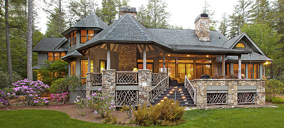 Exterior Luxury Mountain Home